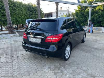 Mercedes-Benz Classe B B 180 CDI Premium Nero usata San Michele Salentino