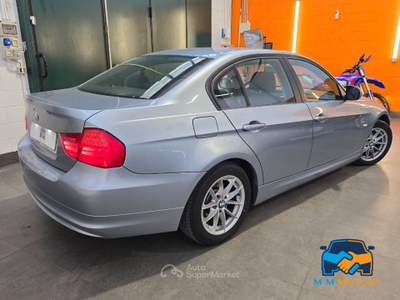 BMW Serie 3 325tds d 2.0 116cv Blu/Azzurro usata Curno