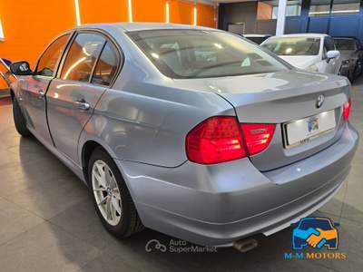 BMW Serie 3 325tds d 2.0 116cv Blu/Azzurro usata Curno