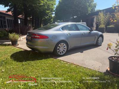 Jaguar XF XF 2.2d Luxury 200cv auto Grigio usata Treviso