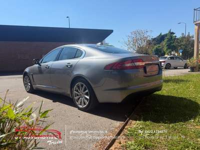 Jaguar XF XF 2.2d Luxury 200cv auto Grigio usata Treviso