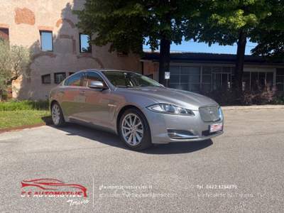 Jaguar XF XF 2.2d Luxury 200cv auto Grigio usata Treviso