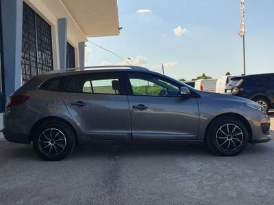 Renault Mégane SporTour Wave Grigio usata CERIGNOLA