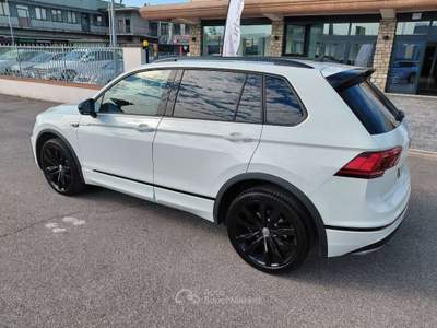 Volkswagen Tiguan Volkswagen Tiguan 2.0 bitdi Advanced R-Line 4motio Bianco usata Mazzano