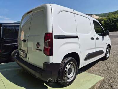 Fiat Doblò MY 2023 1.5 BlueHdi 102 cv Navi Cruise PDC Unico Proprietario Bianco usata Nave