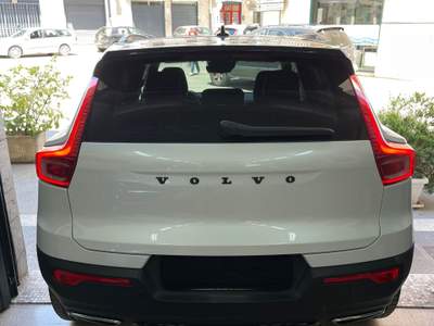 Volvo XC40 Geartronic R-design Bianco usata Bitonto