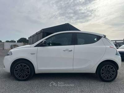 Lancia Ypsilon 1.0 FireFly Hybrid 5 porte S&S Gold Bianco usata Ardea
