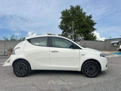 Lancia Ypsilon 1.0 FireFly Hybrid 5 porte S&S Gold Bianco usata Ardea