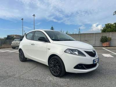 Lancia Ypsilon 1.0 FireFly Hybrid 5 porte S&S Gold Bianco usata Ardea