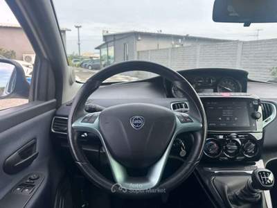 Lancia Ypsilon 1.0 FireFly Hybrid 5 porte S&S Gold Bianco usata Ardea