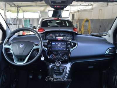 Lancia Ypsilon 1.0 FireFly Hybrid 5 porte S&S Platino Nero usata Ardea