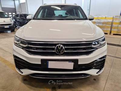Volkswagen Tiguan 2.0 tdi scr R-Line 150cv dsg Bianco usata Parma