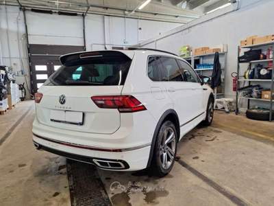 Volkswagen Tiguan 2.0 tdi scr R-Line 150cv dsg Bianco usata Parma