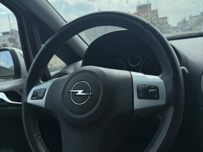 Opel Corsa F.AP. 3 porte ,**SOLI 146.253 km** Bianco usata San Michele Salentino