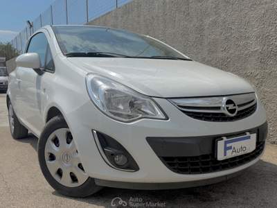 Opel Corsa F.AP. 3 porte ,**SOLI 146.253 km** Bianco usata San Michele Salentino