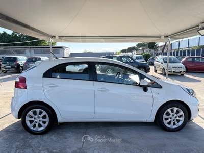 Kia Rio 5p. Active Bianco usata Giugliano in Campania