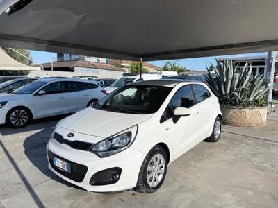 Kia Rio 5p. Active Bianco usata Giugliano in Campania