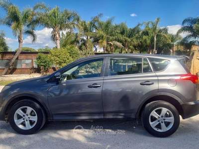 Toyota RAV4 Rav4 IV 2013 Rav4 2.0 d-4d Active 2wd 124cv mt usata Ladispoli
