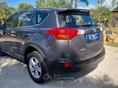 Toyota RAV4 Rav4 IV 2013 Rav4 2.0 d-4d Active 2wd 124cv mt usata Ladispoli