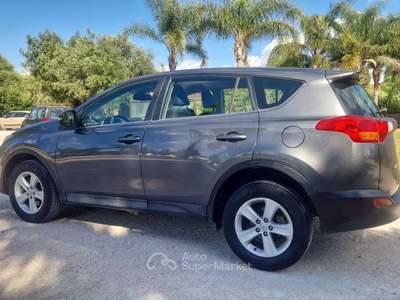 Toyota RAV4 Rav4 IV 2013 Rav4 2.0 d-4d Active 2wd 124cv mt usata Ladispoli
