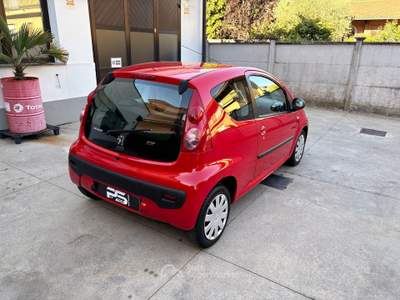 Peugeot 107 Peugeot 107 1.068cv 3p Automatica Rosso usata Seregno