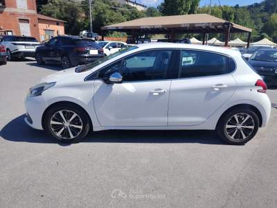 Peugeot 208 5 porte Access - NEOPATENTATI Bianco usata Massarosa