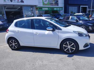 Peugeot 208 5 porte Access - NEOPATENTATI Bianco usata Massarosa