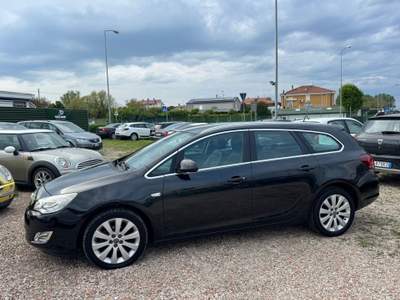 Opel Astra GPL Gancio Traino Nero usata Rimini