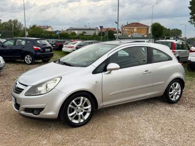 Opel Corsa porte Sport Neopatentati Argento usata Rimini