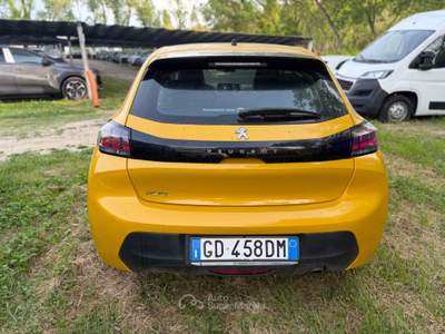 Peugeot 208 Stop&Start 5 porte Active Giallo usata Rimini