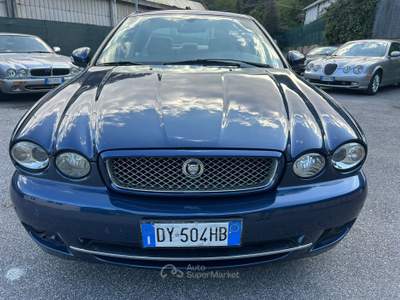Jaguar X-Type JAGUAR X-TYPE 2.0 DIESEL RESTYLING Blu/Azzurro usata Roma