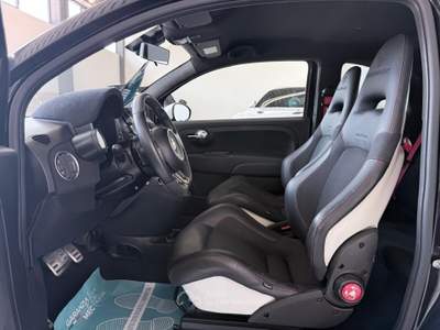 Abarth 695 1.4 t-jet 70th Essesse 180cv auto Nero usata Latina