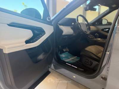 Land Rover Range Rover Evoque Range Evoque 2.0D I4 180 CV AWD Auto First Edition Grigio usata Latina