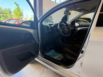 Toyota Aygo Connect 1.0 VVT-i 72 CV 5 porte x-play Grigio usata Latina