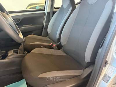Toyota Aygo Connect 1.0 VVT-i 72 CV 5 porte x-play Grigio usata Latina