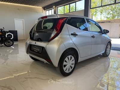 Toyota Aygo Connect 1.0 VVT-i 72 CV 5 porte x-play Grigio usata Latina