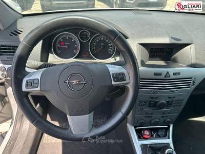 Opel Astra cdti Enjoy 110cv SW Grigio usata Teano