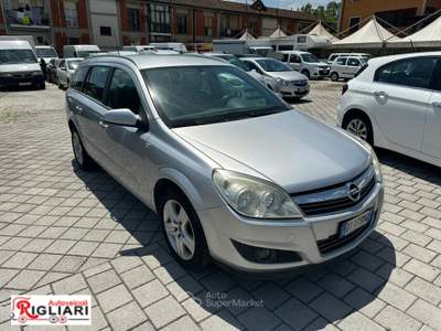 Opel Astra cdti Enjoy 110cv SW Grigio usata Teano