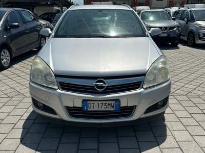 Opel Astra cdti Enjoy 110cv SW Grigio usata Teano