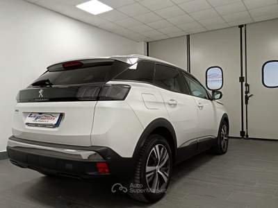 Peugeot 3008 BlueHDI 130CV CAMBIO AUTOMATICO ALLURE usata Giugliano in Campania