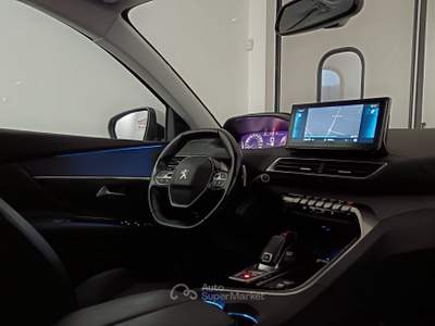 Peugeot 3008 BlueHDI 130CV CAMBIO AUTOMATICO ALLURE usata Giugliano in Campania