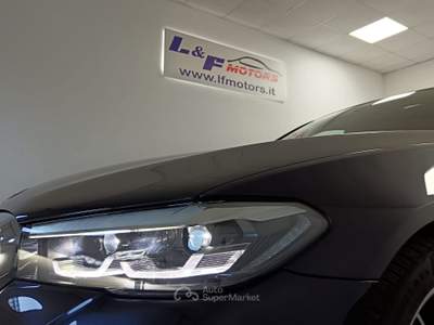 BMW Serie 5 520d 520d aut M Sport xDrive Nero usata Giugliano in Campania