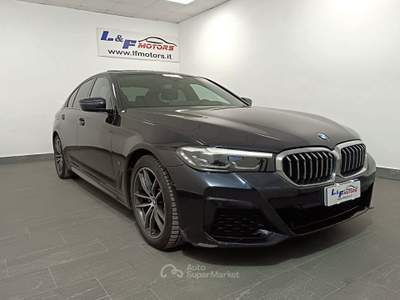 BMW Serie 5 520d 520d aut M Sport xDrive Nero usata Giugliano in Campania