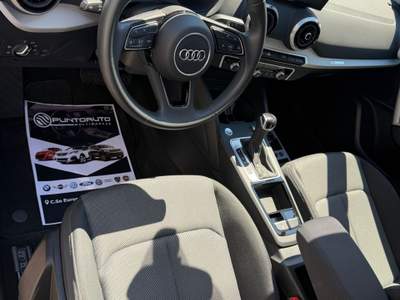 Audi Q2 S tronic line Edition Blu/Azzurro usata Sant'Antimo