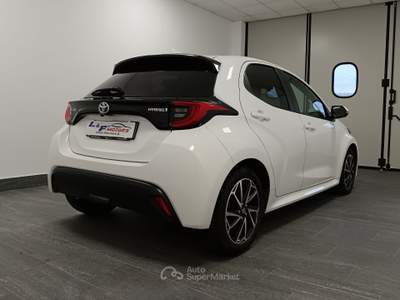 Toyota Yaris 1.5 Hybrid 5 porte  TAGLIANDI CASA MADRE Bianco usata Giugliano in Campania