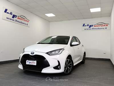 Toyota Yaris 1.5 Hybrid 5 porte  TAGLIANDI CASA MADRE Bianco usata Giugliano in Campania
