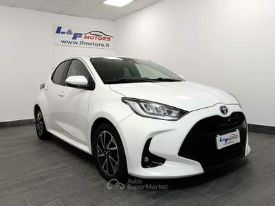 Toyota Yaris 1.5 Hybrid 5 porte  TAGLIANDI CASA MADRE Bianco usata Giugliano in Campania