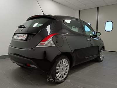 Lancia Ypsilon 1.2 BENZ/GPL GOLD OK NEOPATENTATI Nero usata Giugliano in Campania