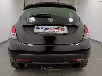 Lancia Ypsilon 1.2 BENZ/GPL GOLD OK NEOPATENTATI Nero usata Giugliano in Campania