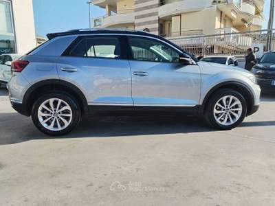 Volkswagen T-Roc 1.5 tsi Style dsg 150 CV -Telecamera-Keyless- Grigio usata Francavilla al Mare